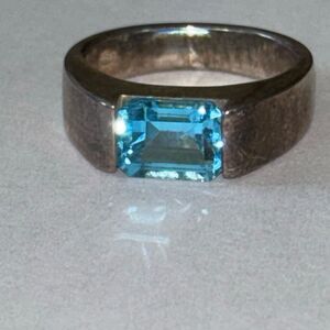 925 sterling silver 925 chunky statement ring blue topaz Sz 8 bezel set boho